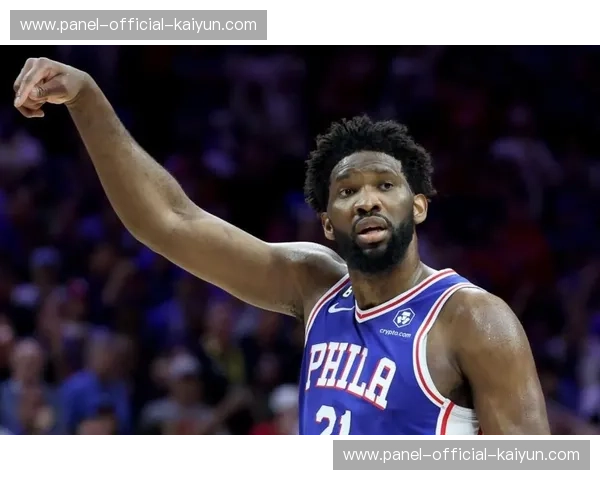 恩比德左膝重伤退场，76人战术轴心缺失引发体系调整