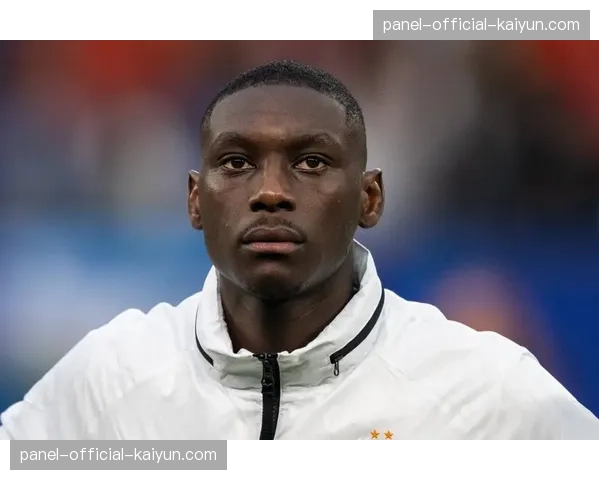 法兰克福前锋穆阿尼因脚踝韧带扭伤，预计缺席四周